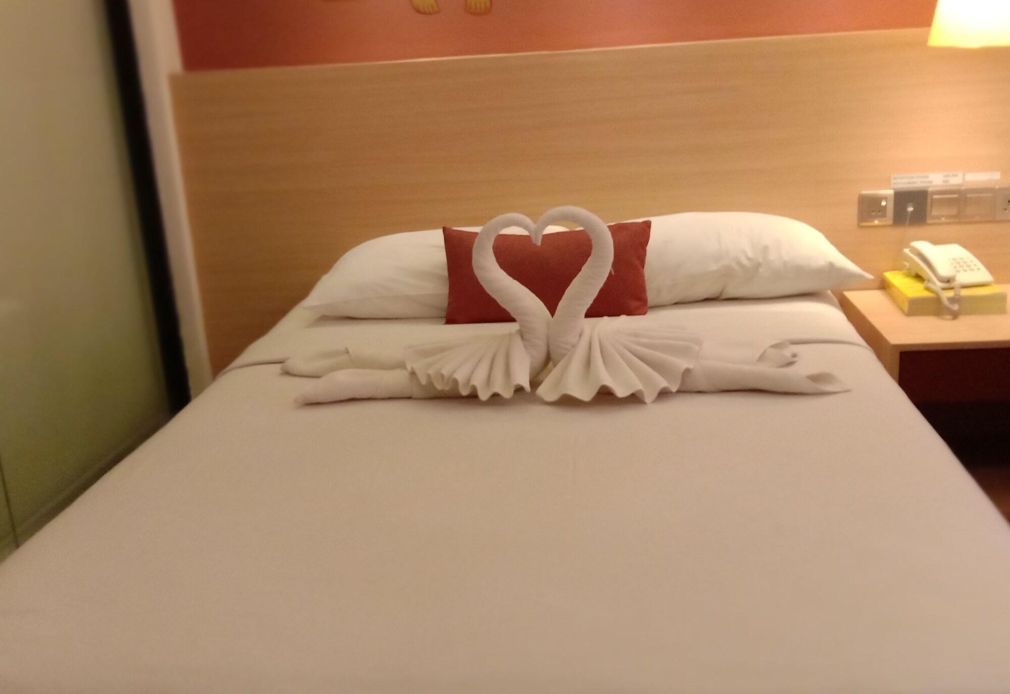 Shwe Pyi San Yar Hotel Янгон Екстер'єр фото