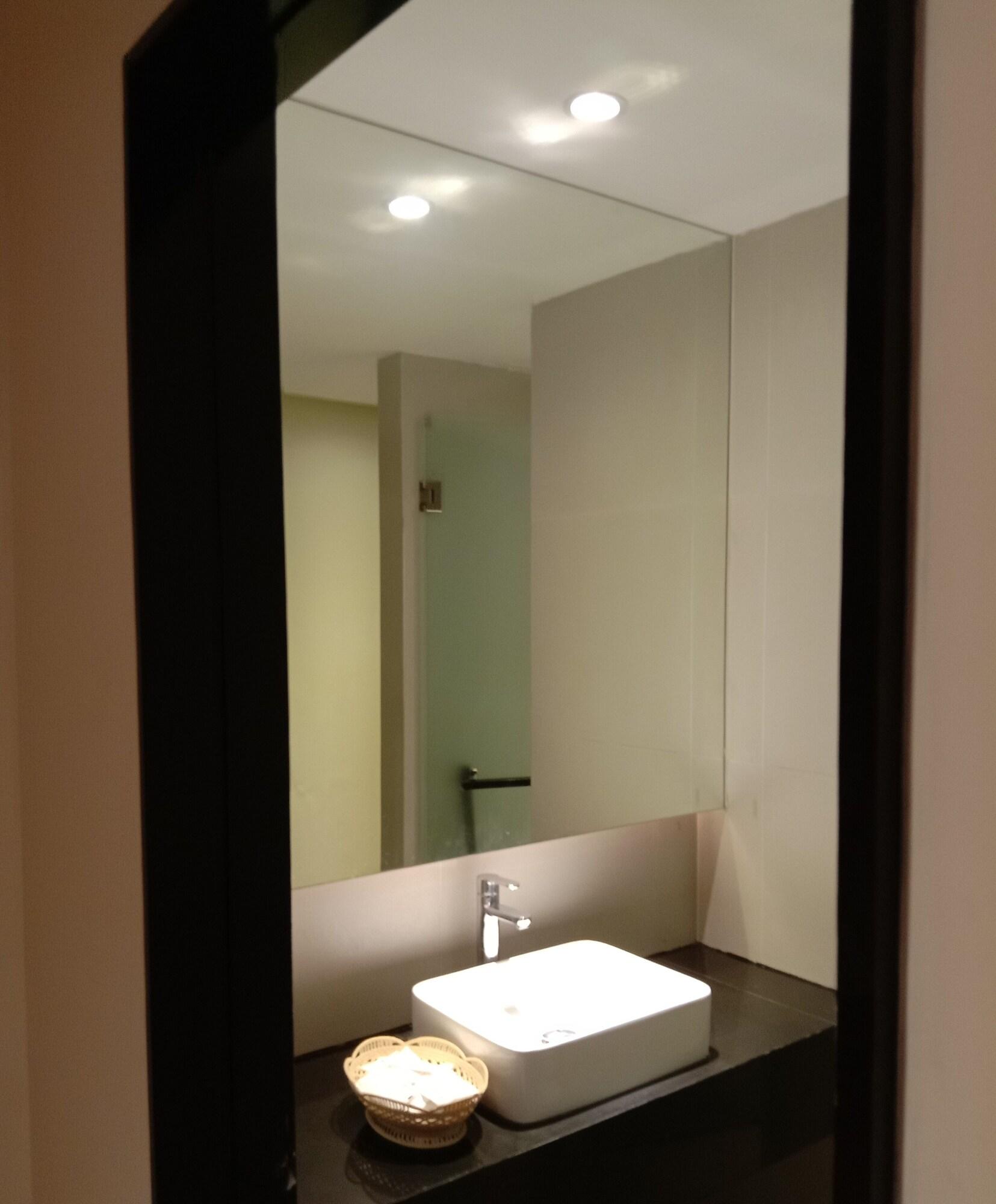 Shwe Pyi San Yar Hotel Янгон Екстер'єр фото