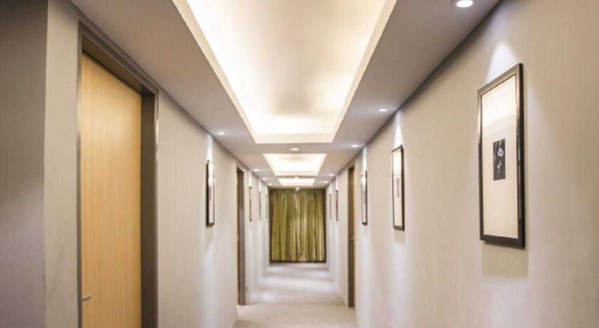 Shwe Pyi San Yar Hotel Янгон Екстер'єр фото